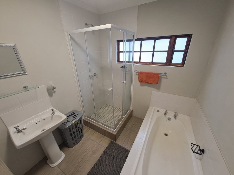 To Let 2 Bedroom Property for Rent in Richmond Hill Eastern Cape